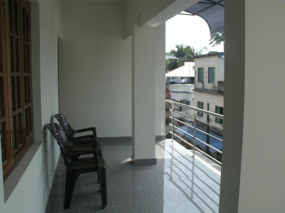 Jacaranda Holiday Home Kochi Exterior foto